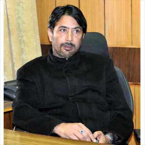Bouquets for PM @25 lakh, allege Congress